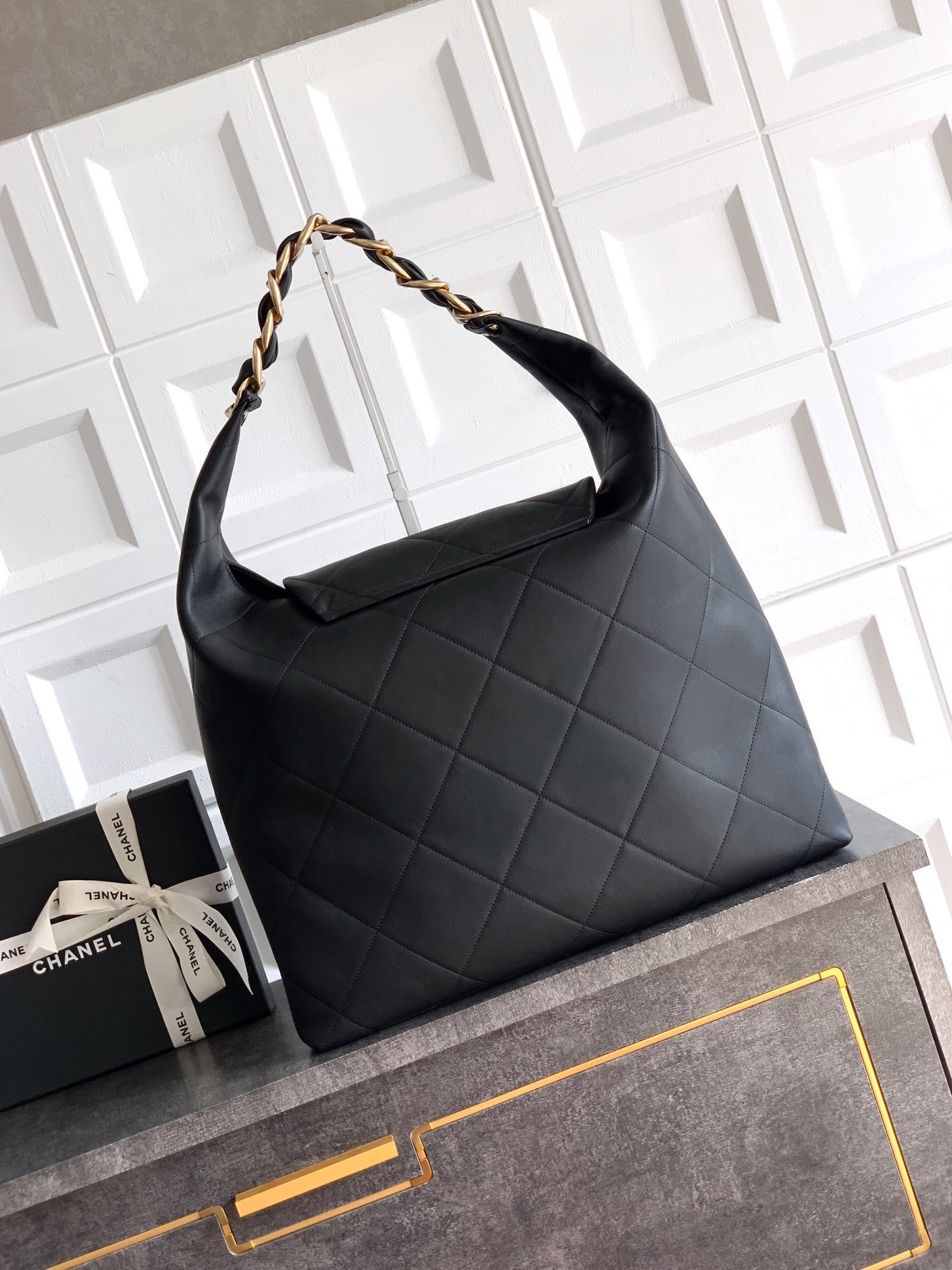 Chanel hobo OHANEL maxi Large Bag 0011150