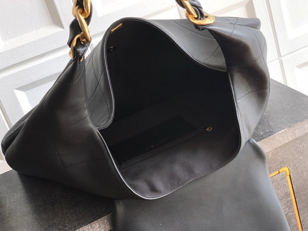 Chanel hobo OHANEL maxi Large Bag 0011150