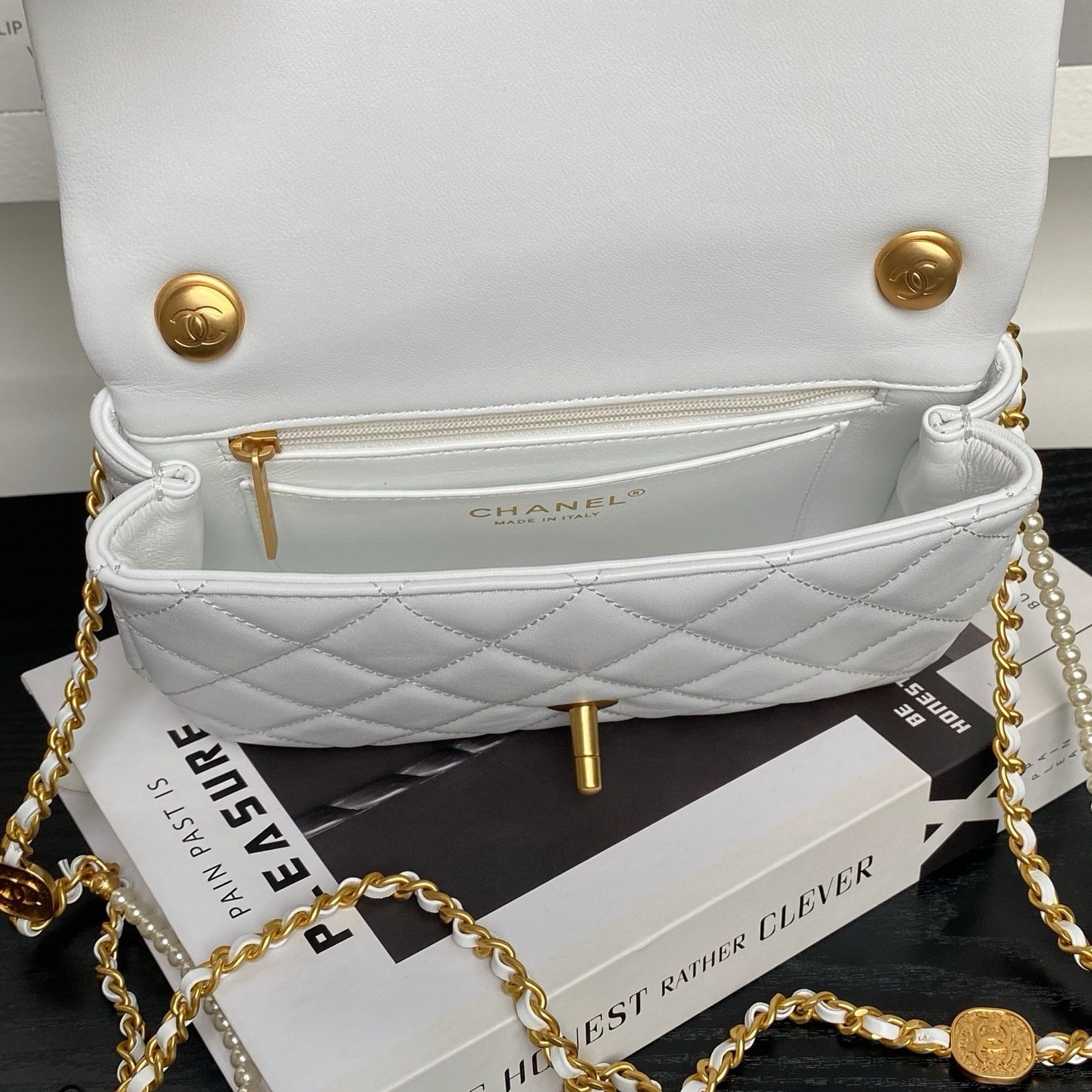 Chanel Chane1 AP5602 logo Mini Gold Bag 0011010