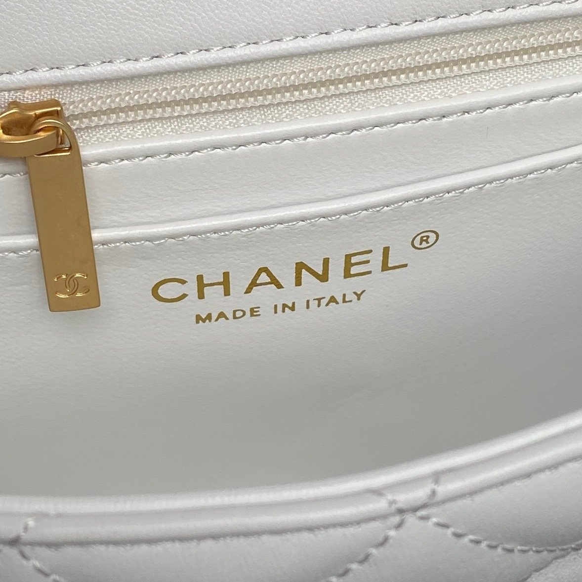 Chanel Chane1 AP5602 logo Mini Gold Bag 0011010