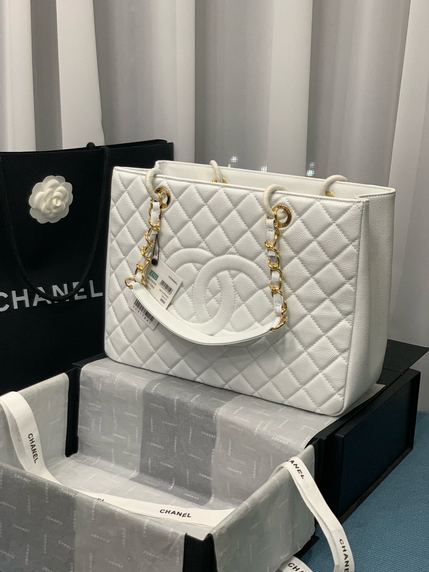 Chanel X33X13CM Silver Shopping Bag 50995