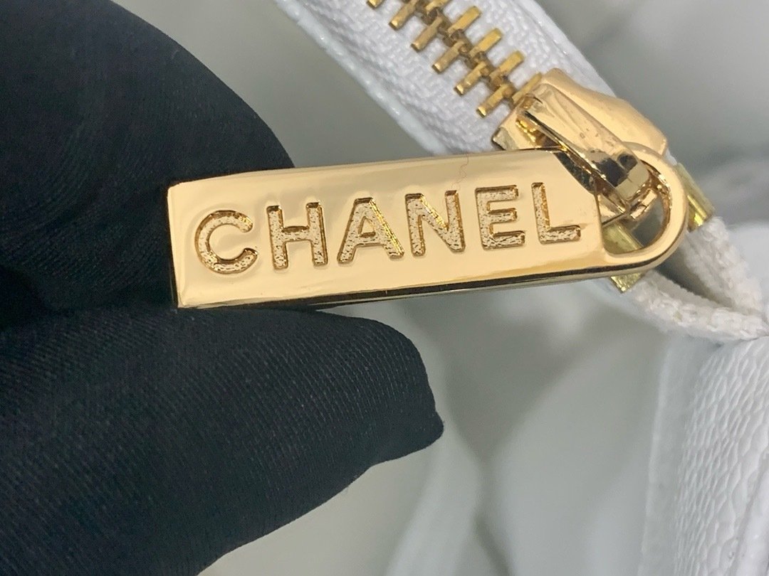 Chanel X33X13CM Silver Shopping Bag 50995