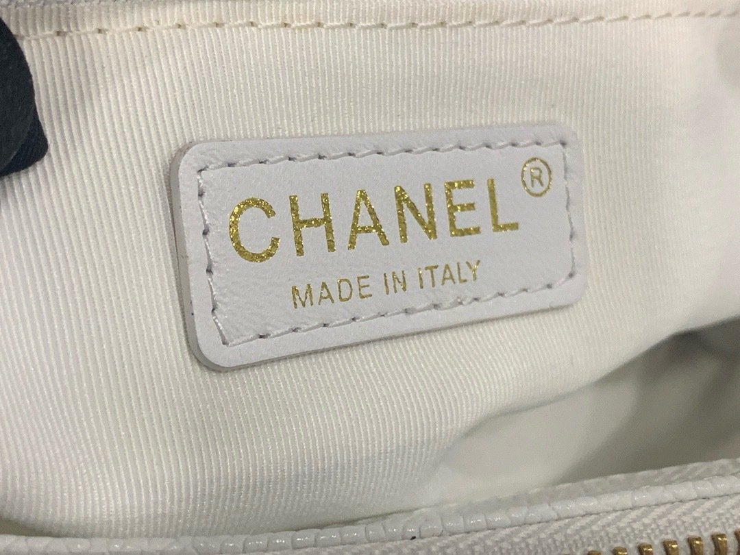 Chanel X33X13CM Silver Shopping Bag 50995