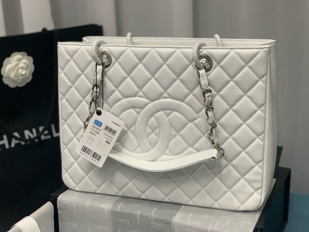 Chanel X33X13CM Silver Shopping Bag 50995