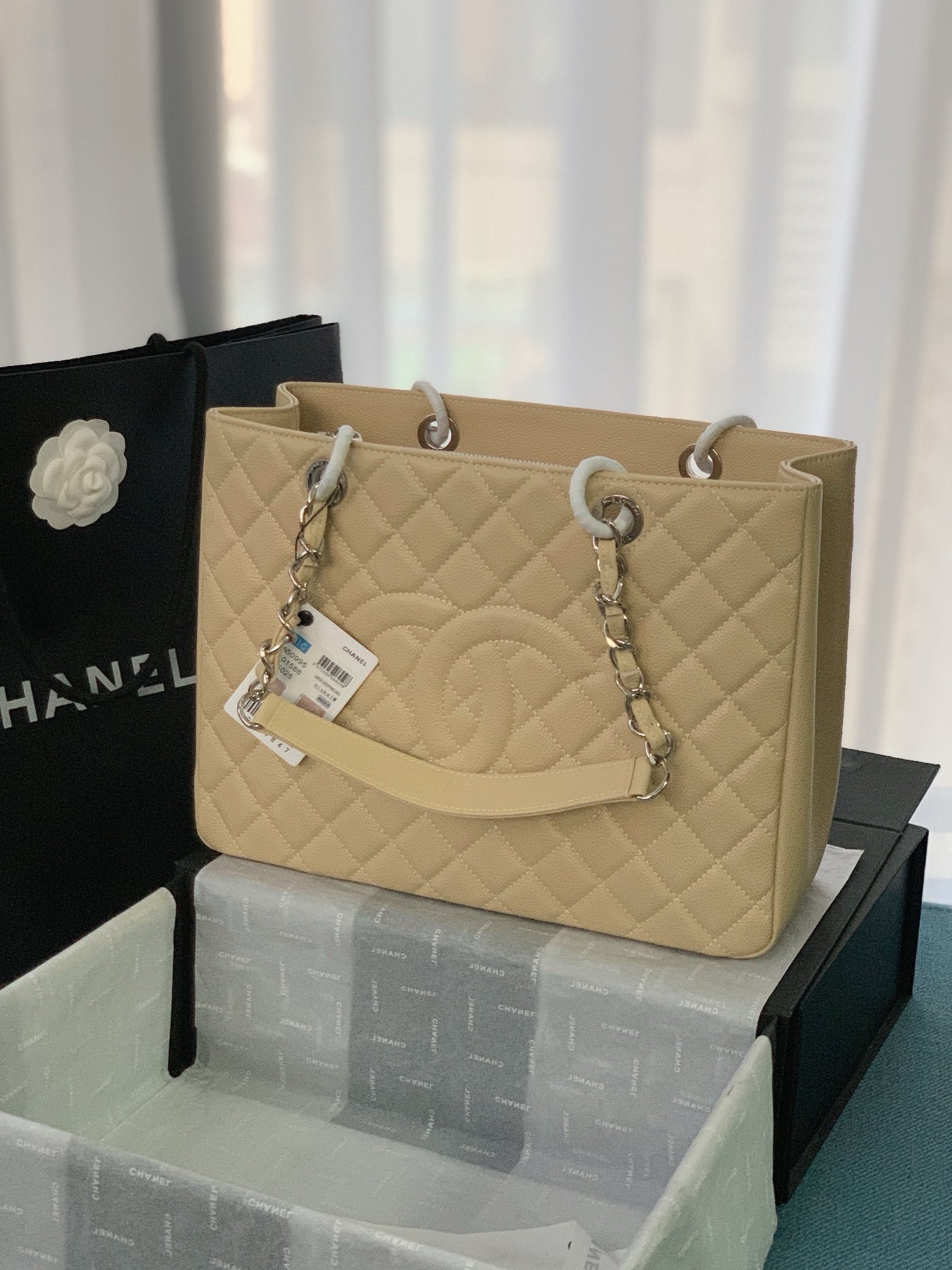 Chanel X33X13CM Silver Shopping Bag 50995