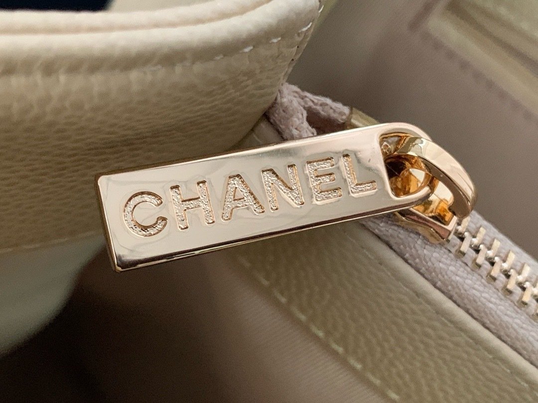 Chanel X33X13CM Silver Shopping Bag 50995