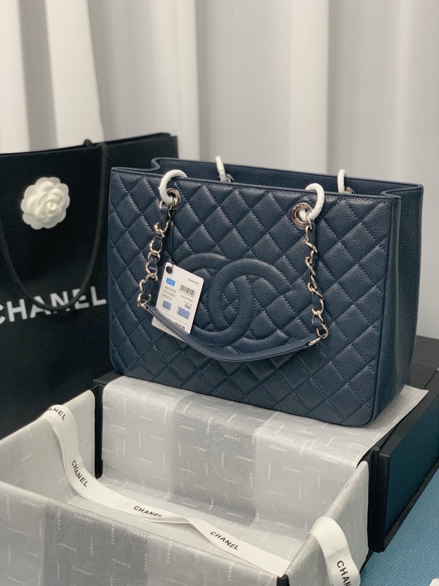 Chanel X33X13CM Silver Shopping Bag 50995