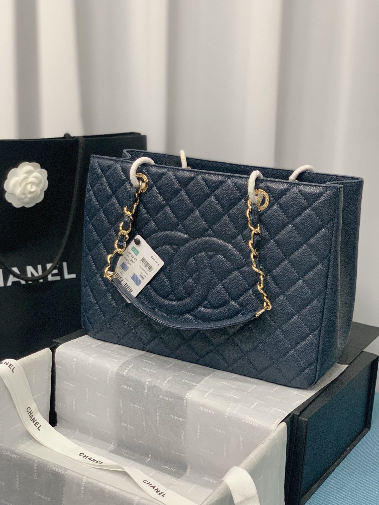 Chanel X33X13CM Silver Shopping Bag 50995