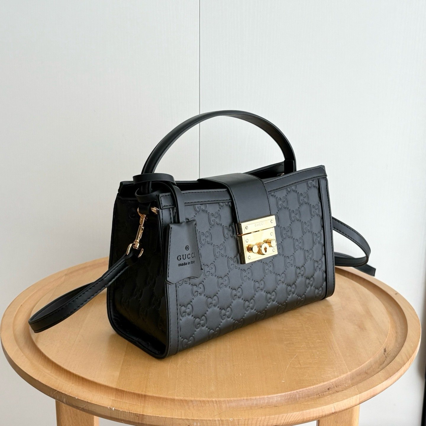 Gucci New Season Edition 838992