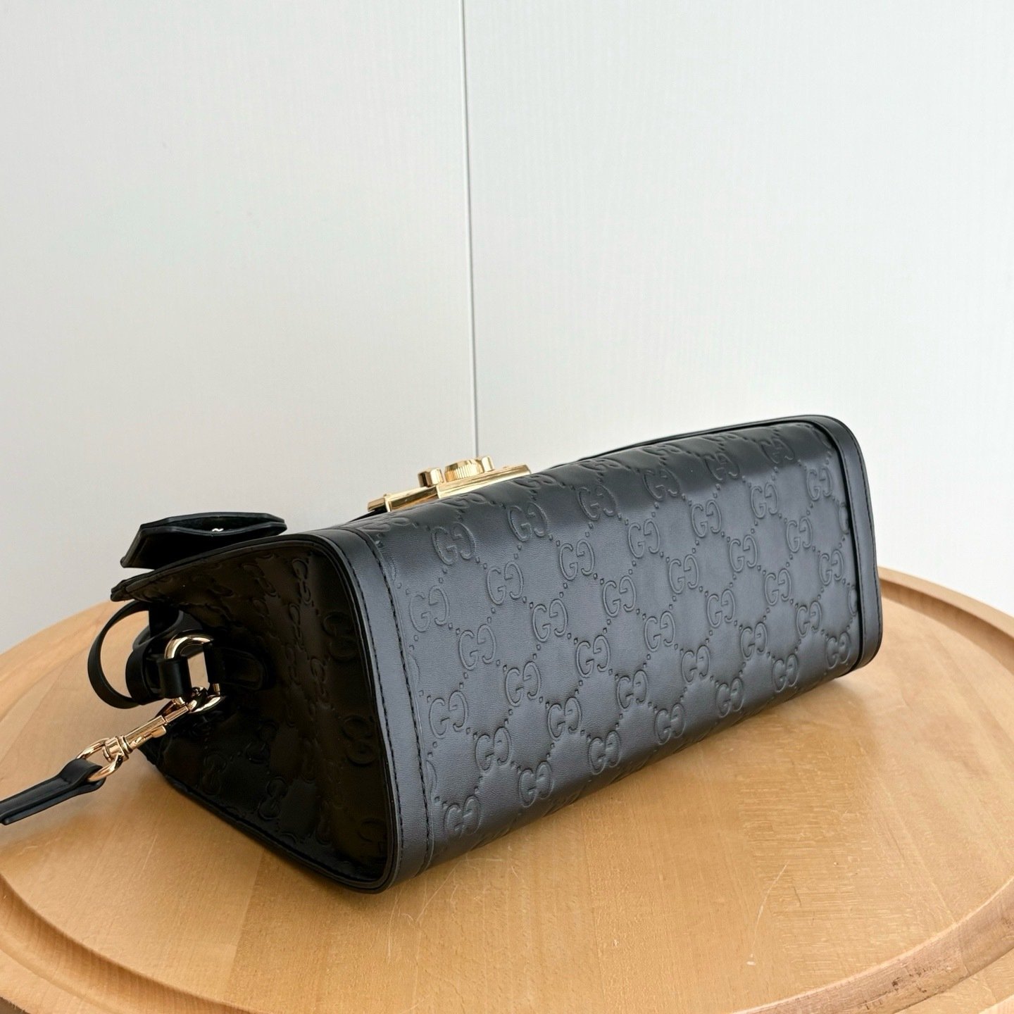Gucci New Season Edition 838992