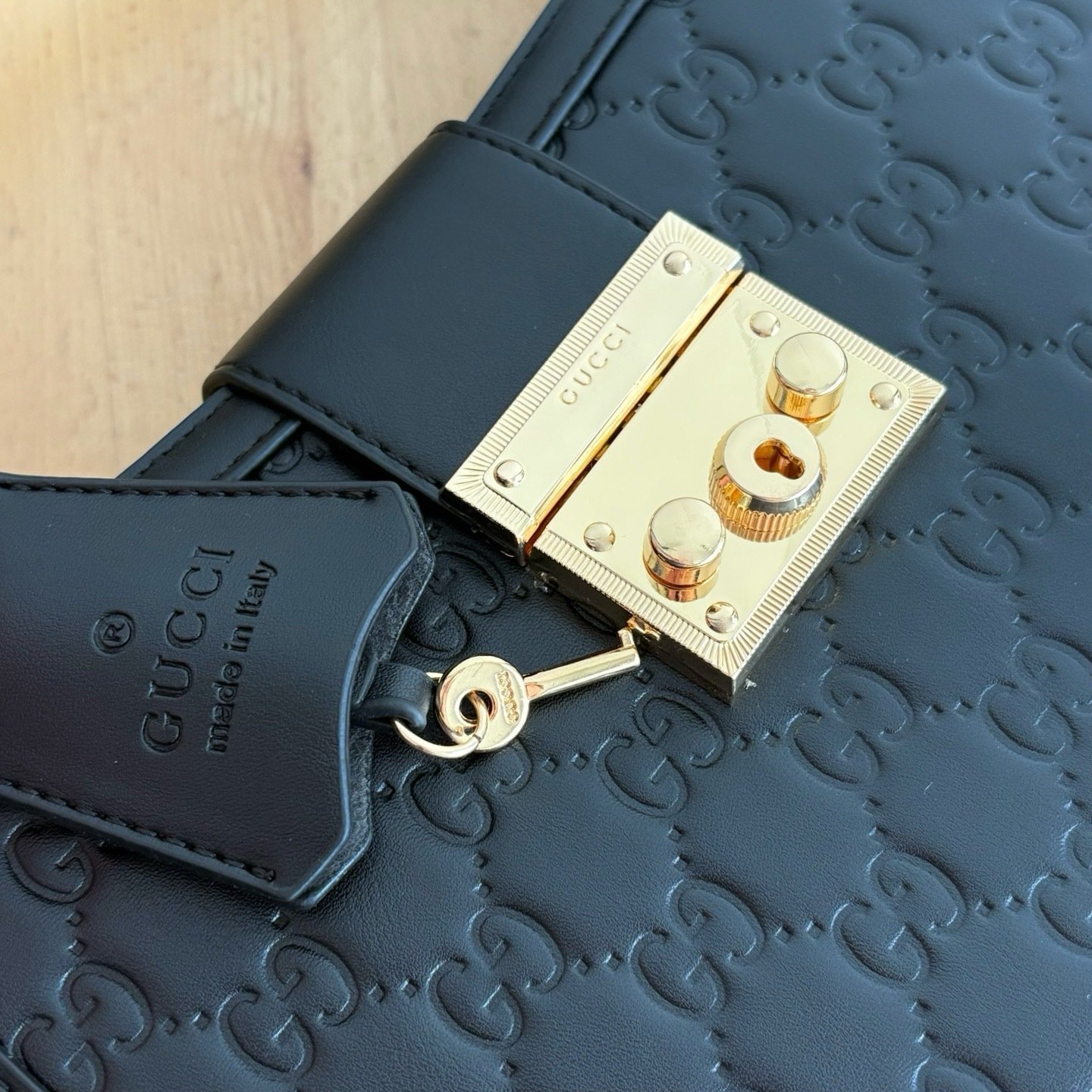Gucci New Season Edition 838992