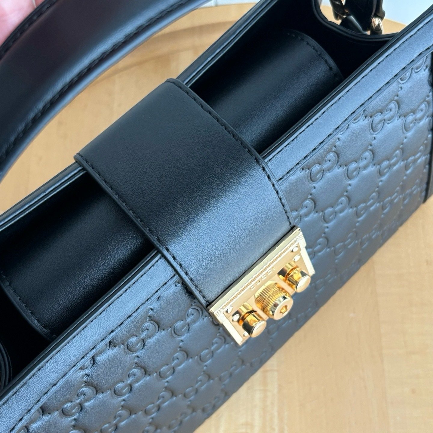 Gucci New Season Edition 838992