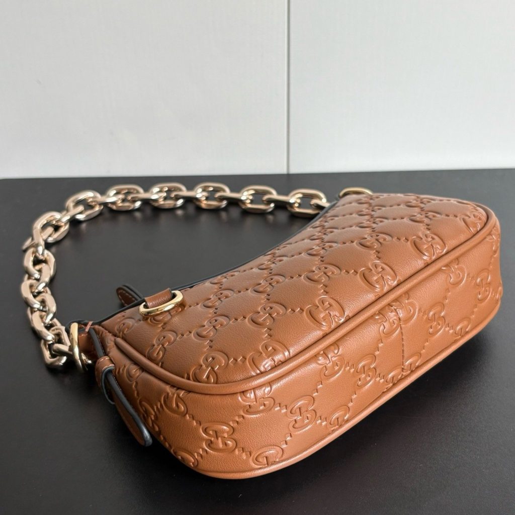 Gucci Boutique Edition-38 847091