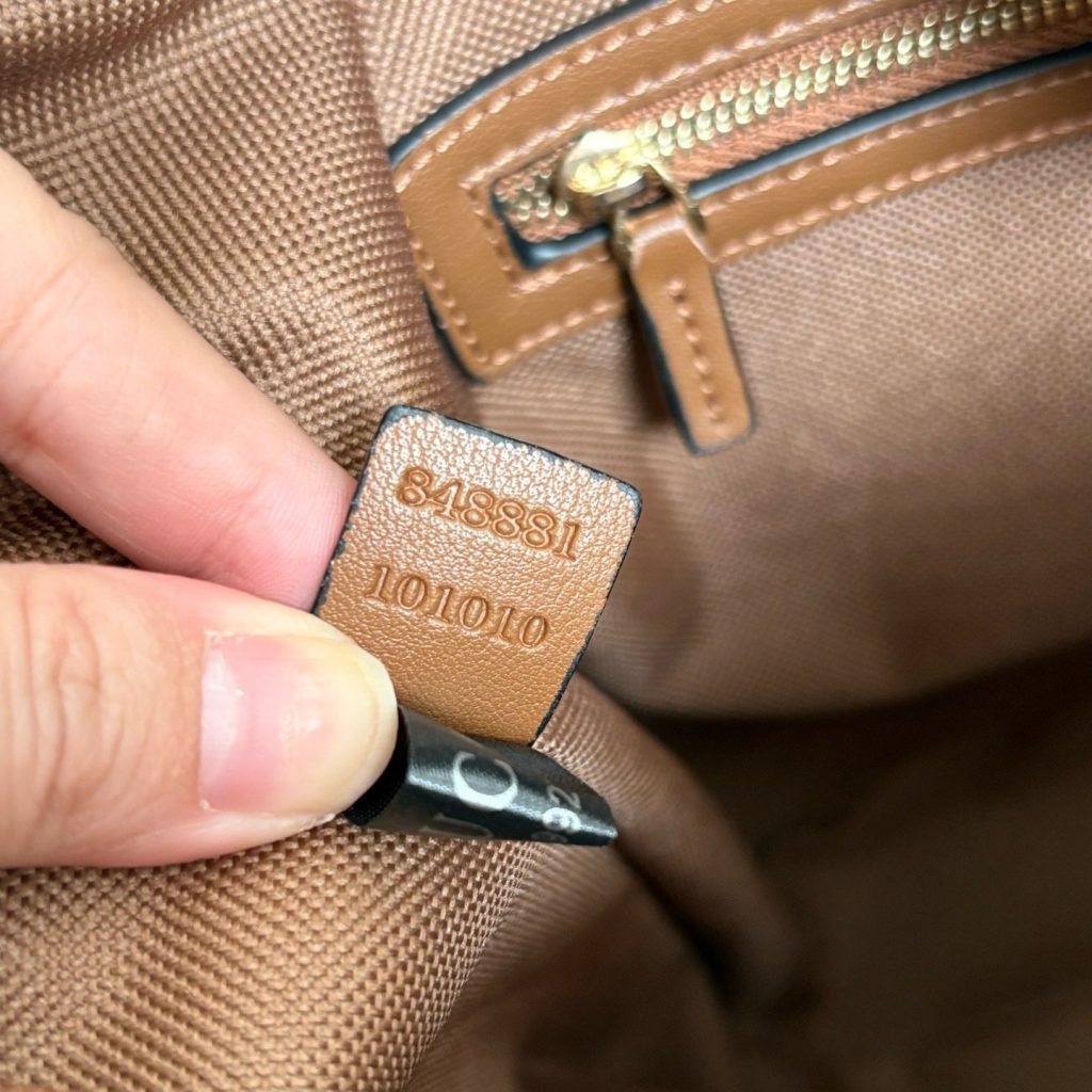 Gucci Boutique Edition-23 848881