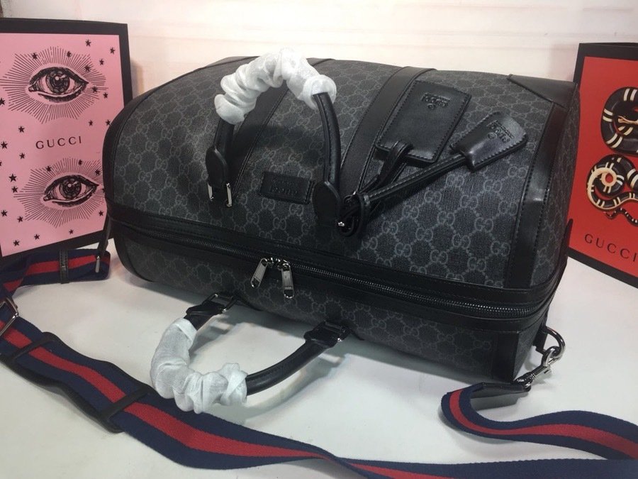 Gucci Canvas x27x24cm GG Supreme Black Compact Travel Edition-1 001350