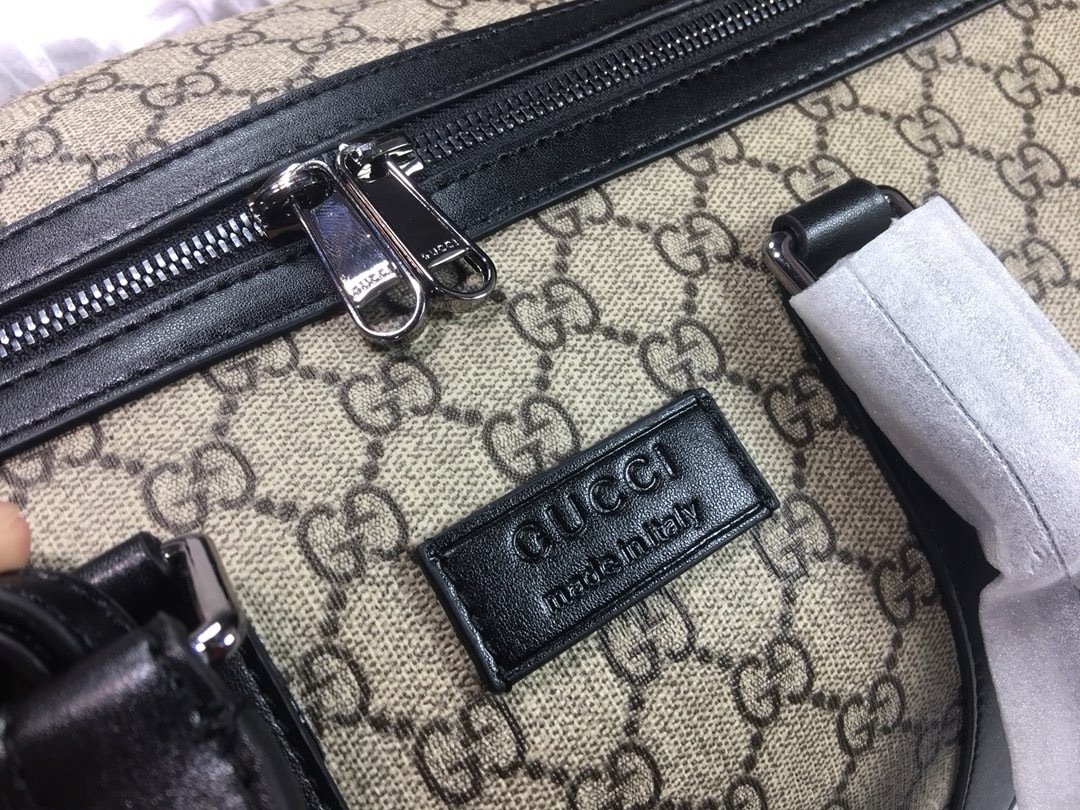 Gucci Canvas GG Supreme Black Compact Travel Edition 474131
