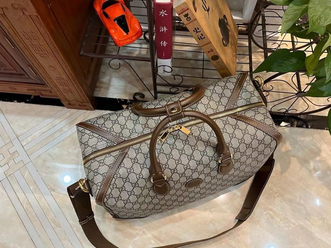 Gucci Canvas GG Guccio Supreme Black New Season-1 696014
