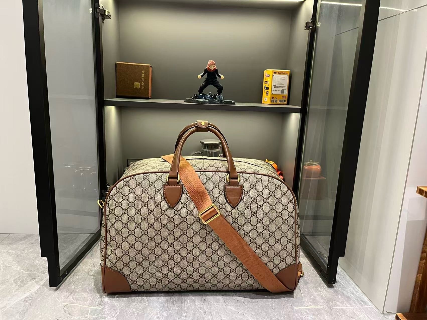 Gucci Canvas GG Emblem Brown Travel Bag 821148