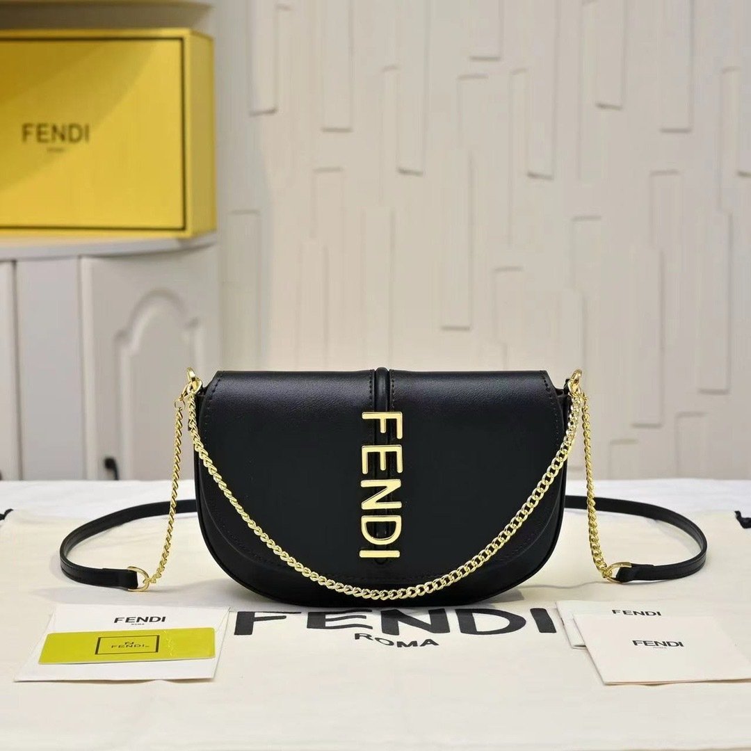 Fendi size Bag 7758