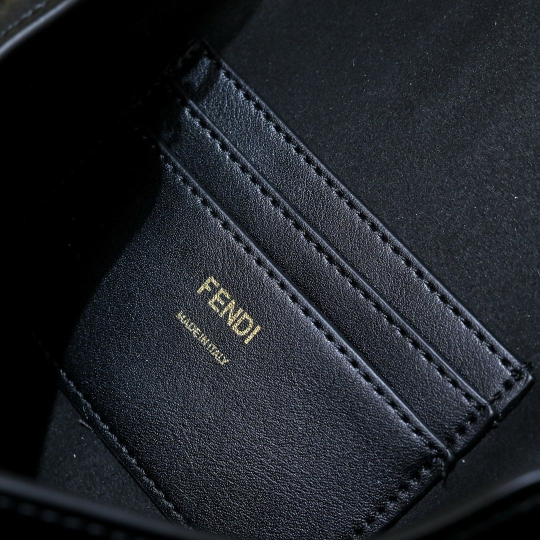 Fendi size Bag 7758
