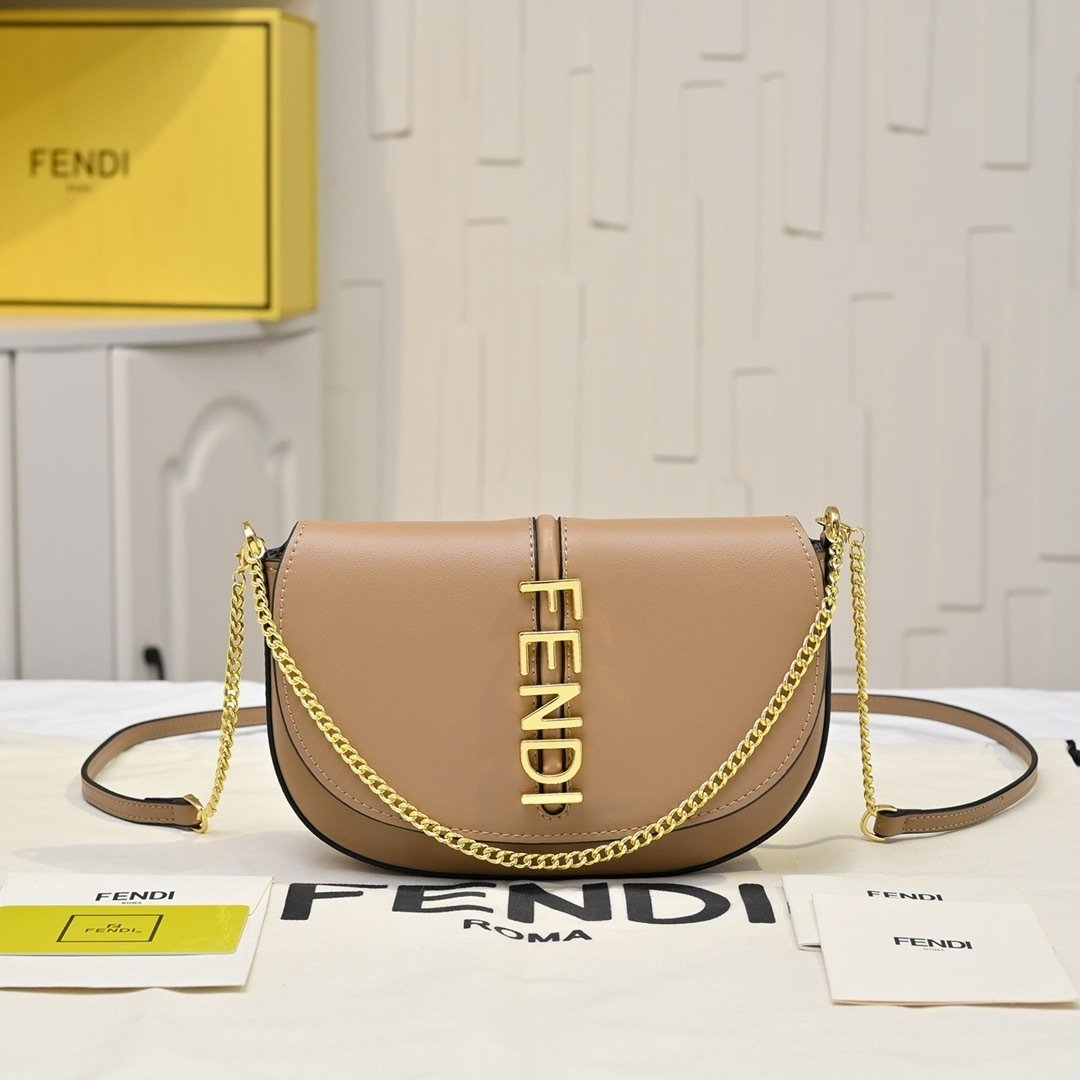 Fendi size Bag 7758