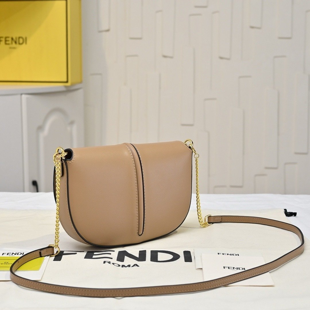 Fendi size Bag 7758