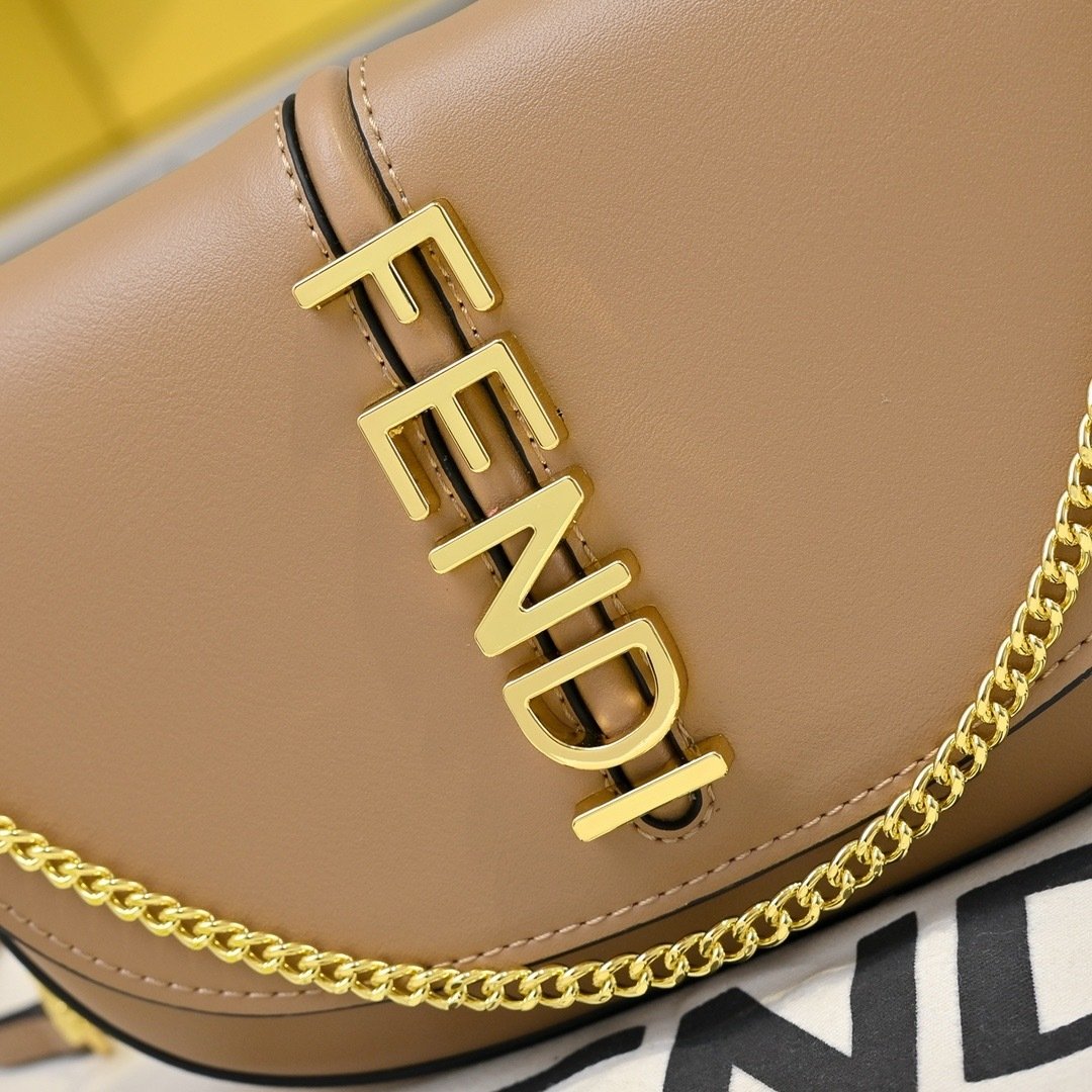 Fendi size Bag 7758