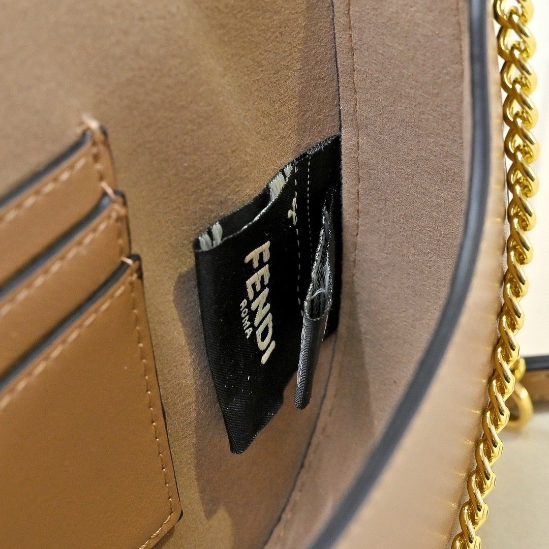 Fendi size Bag 7758