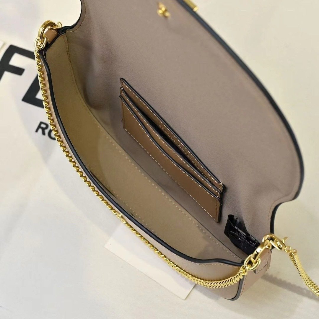 Fendi size Bag 7758