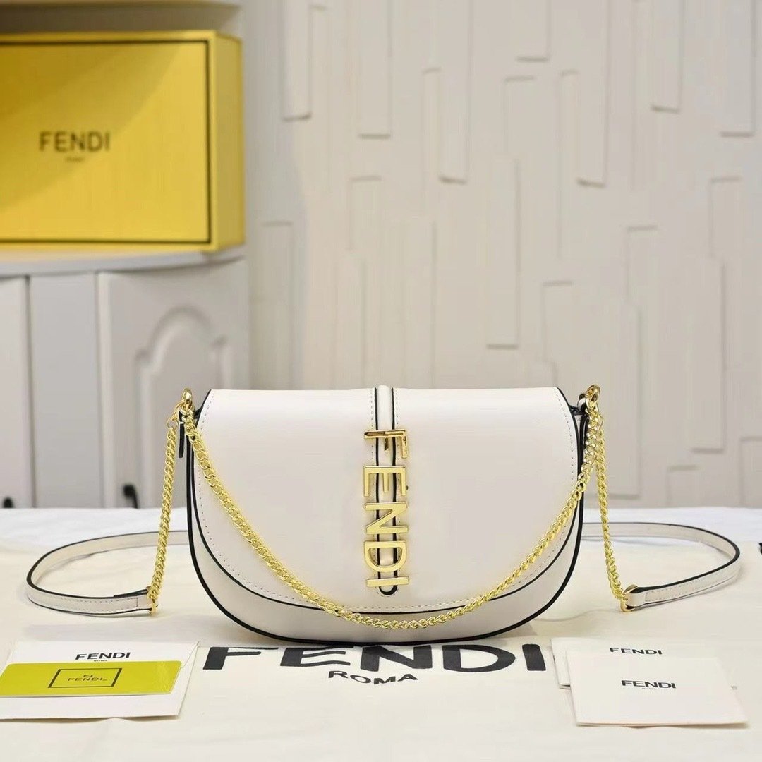 Fendi size Bag 7758