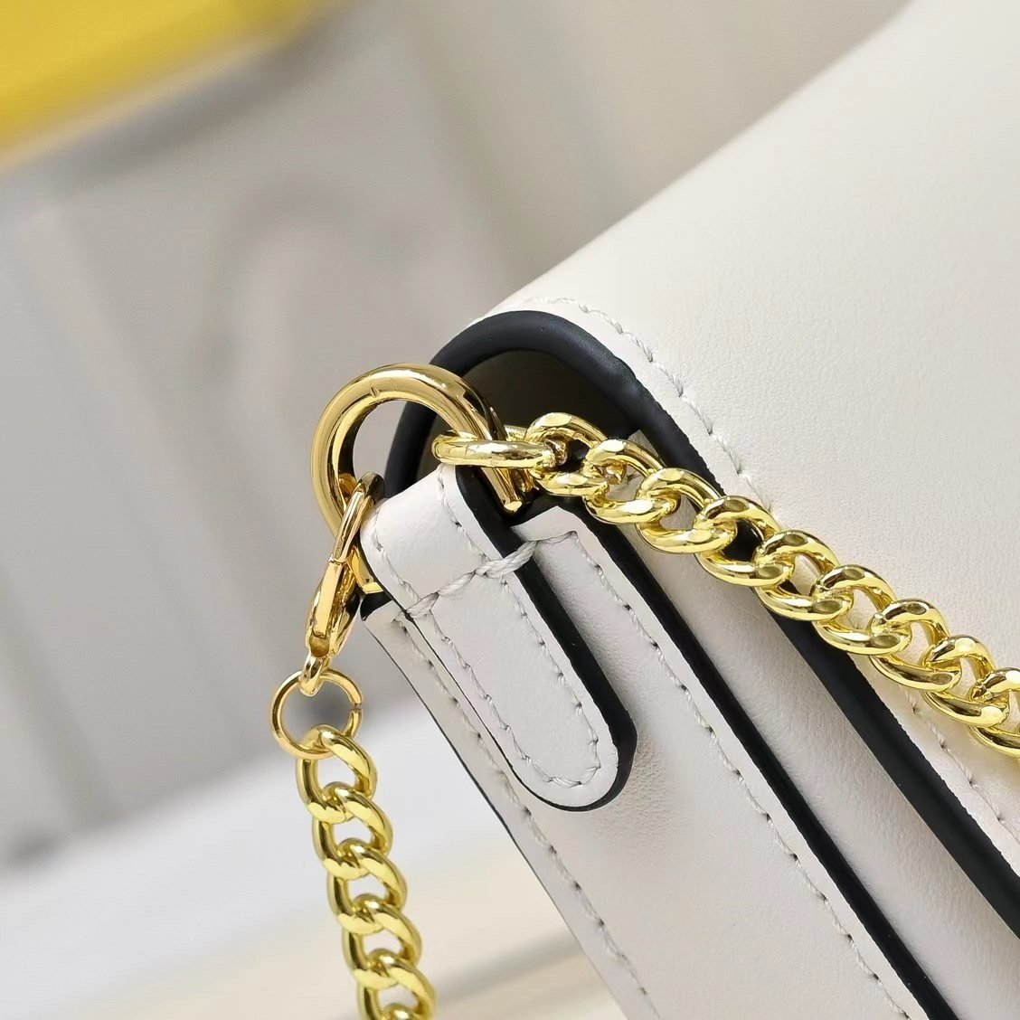 Fendi size Bag 7758