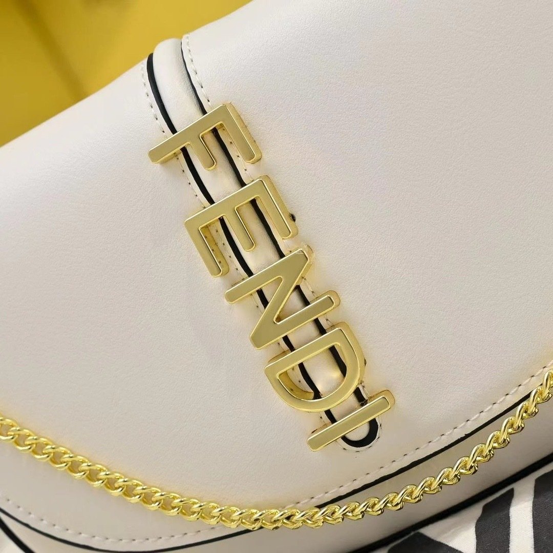 Fendi size Bag 7758