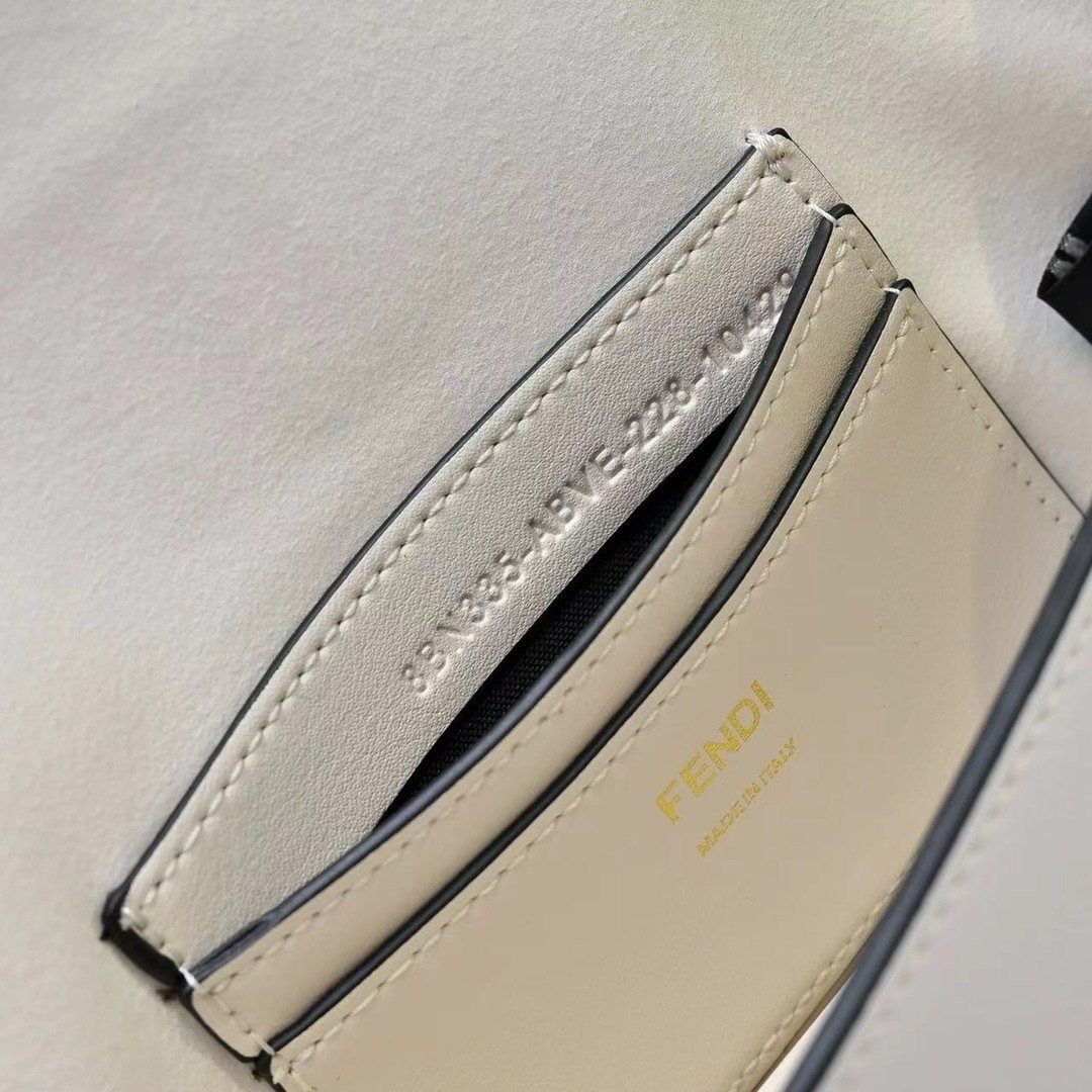 Fendi size Bag 7758