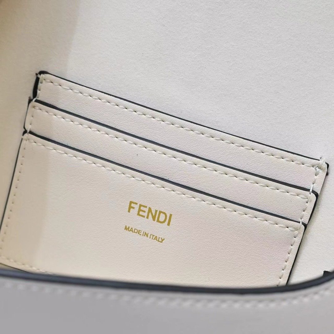 Fendi size Bag 7758