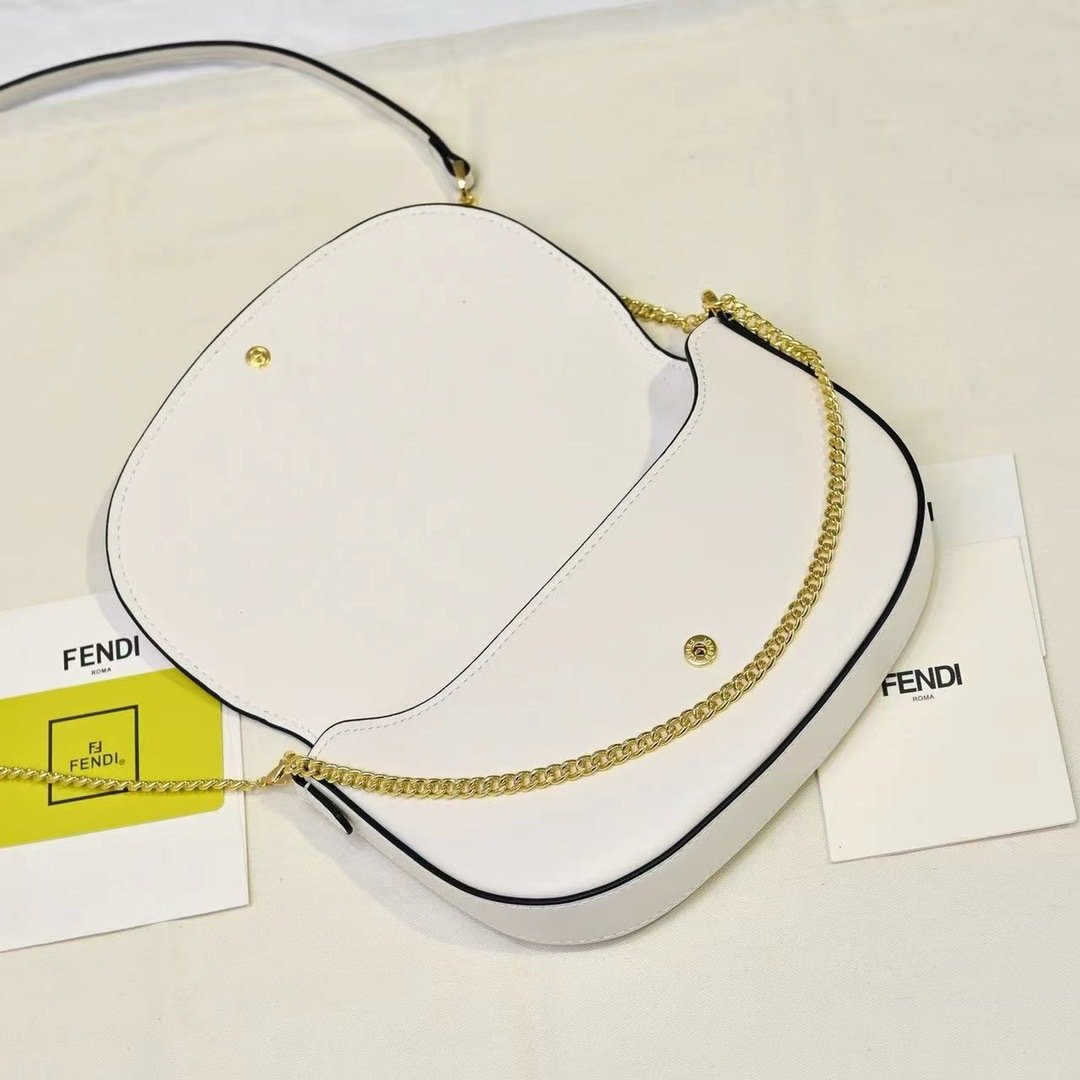 Fendi size Bag 7758