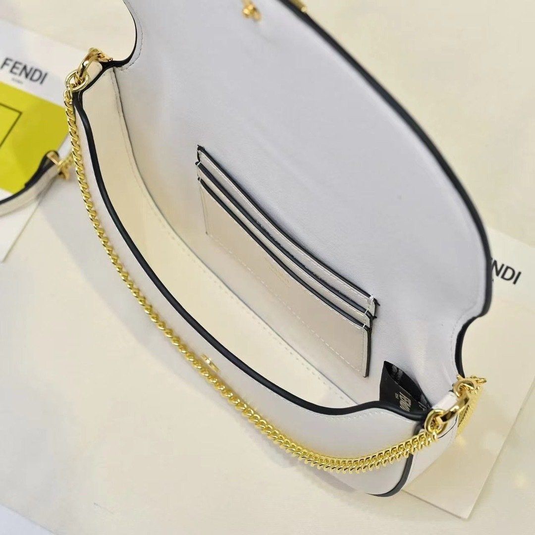 Fendi size Bag 7758