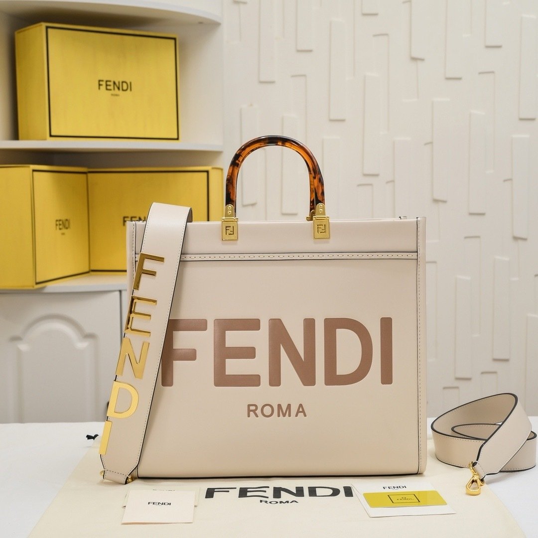 Fendi Vintage size shine tote Small Tote Bag 001400