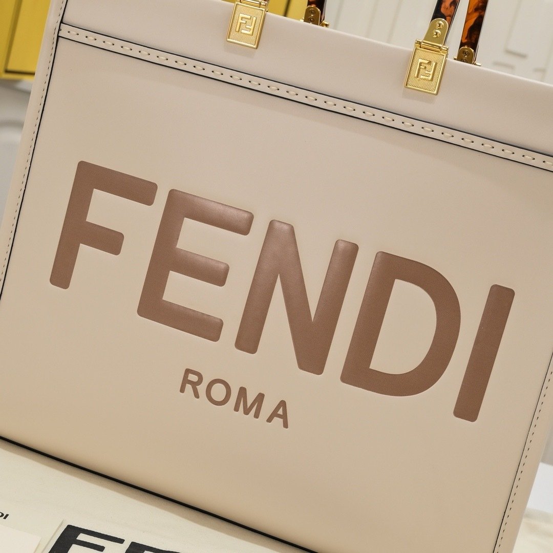 Fendi Vintage size shine tote Small Tote Bag 001400