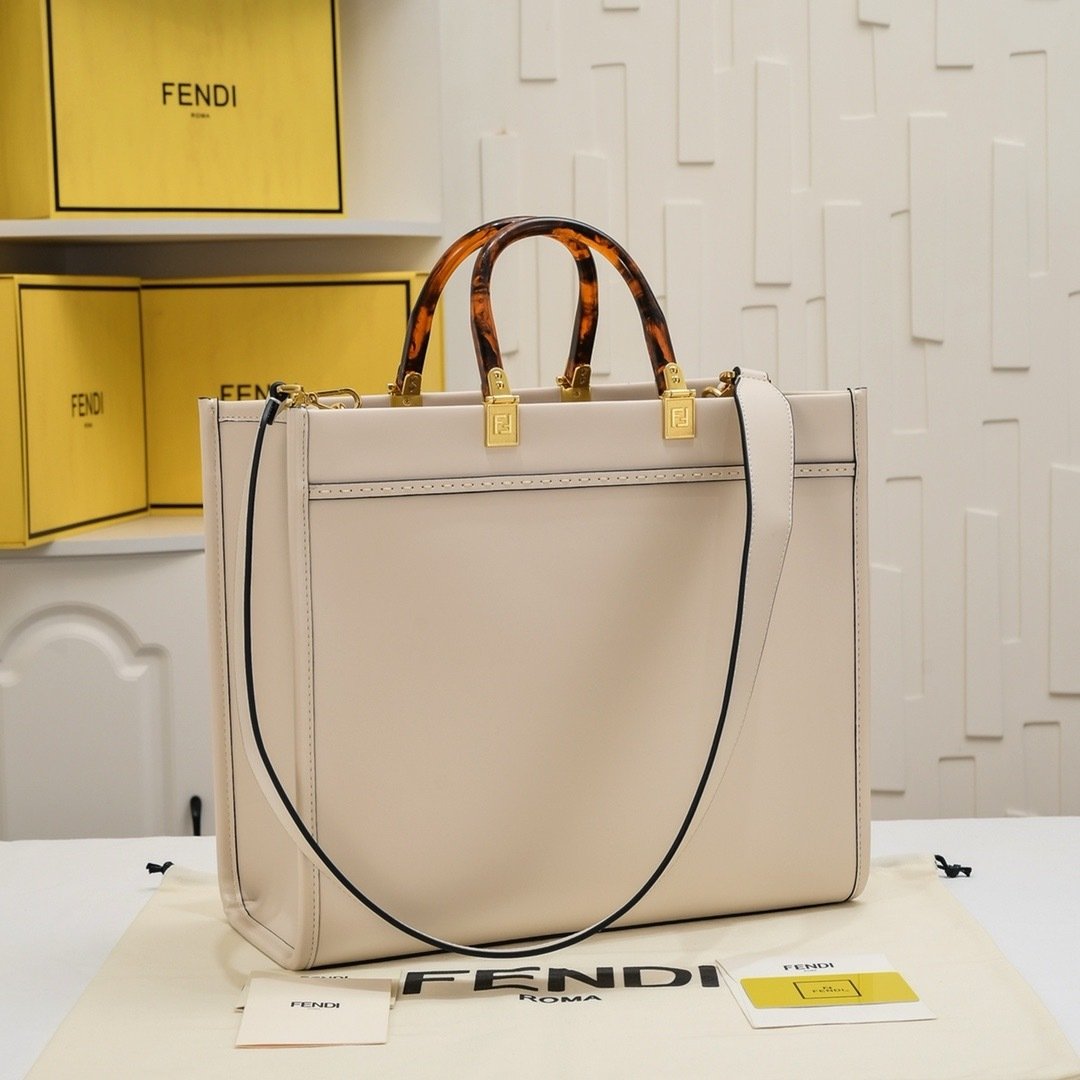 Fendi Vintage size shine tote Small Tote Bag 001400