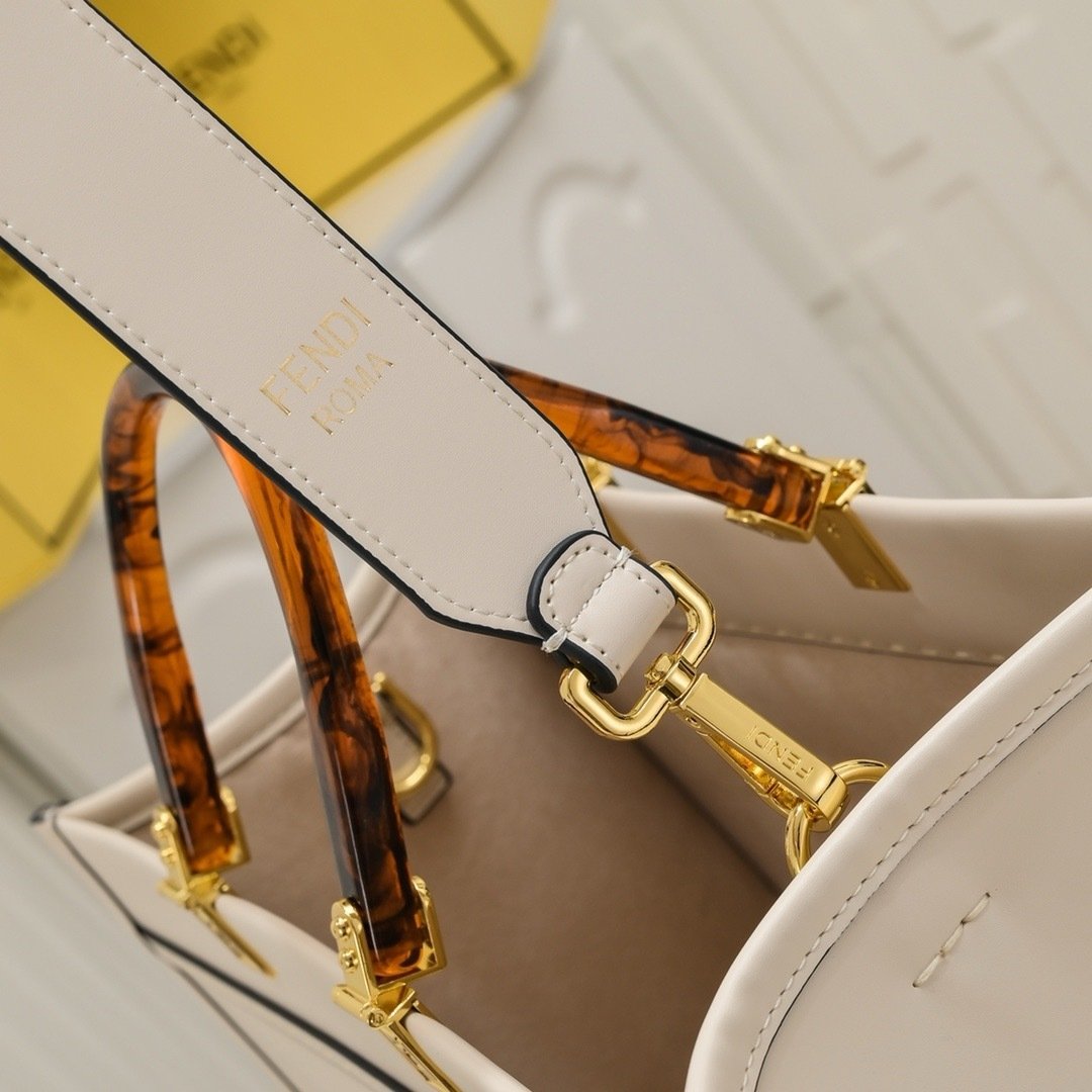 Fendi Vintage size shine tote Small Tote Bag 001400