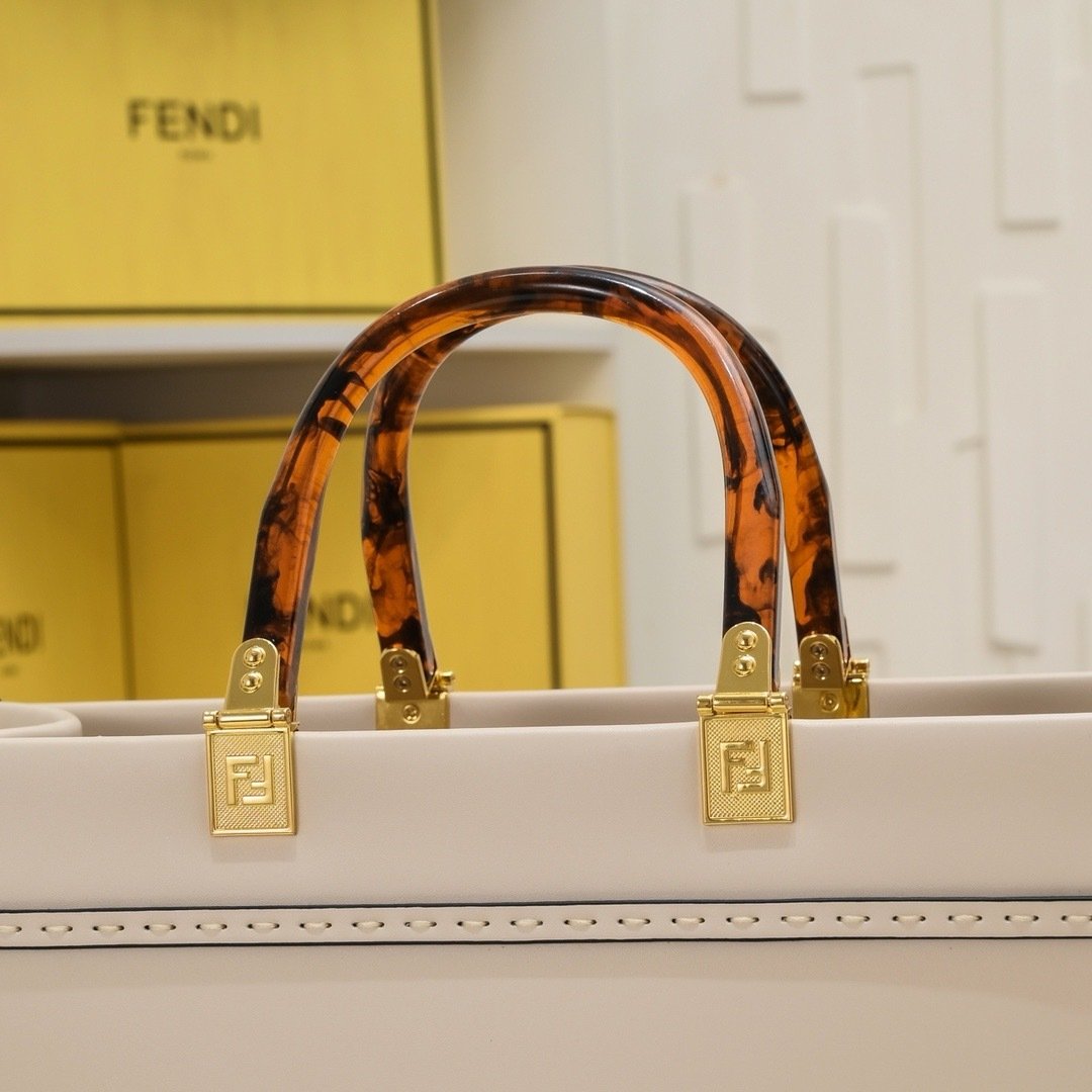 Fendi Vintage size shine tote Small Tote Bag 001400