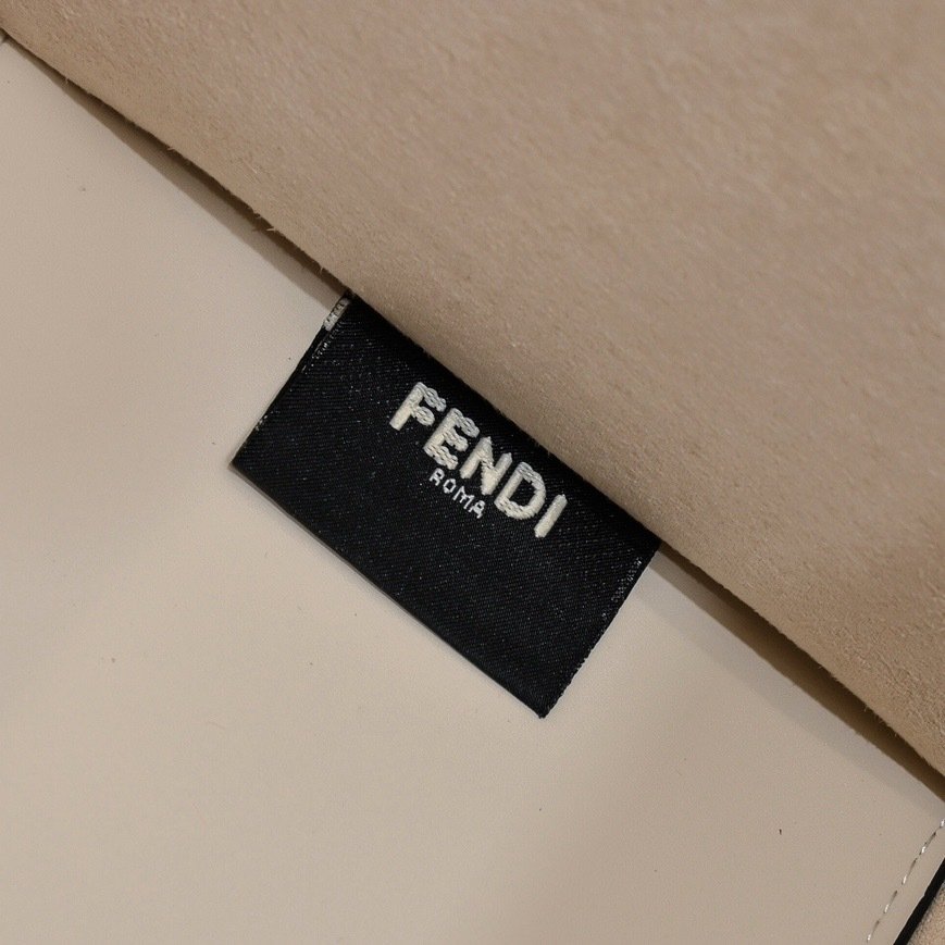 Fendi Vintage size shine tote Small Tote Bag 001400