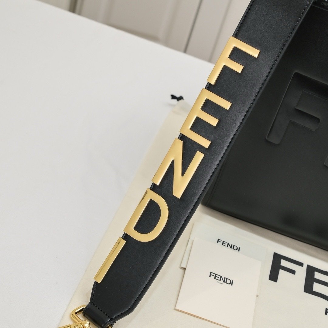Fendi Vintage size shine tote Small Tote Bag 001400