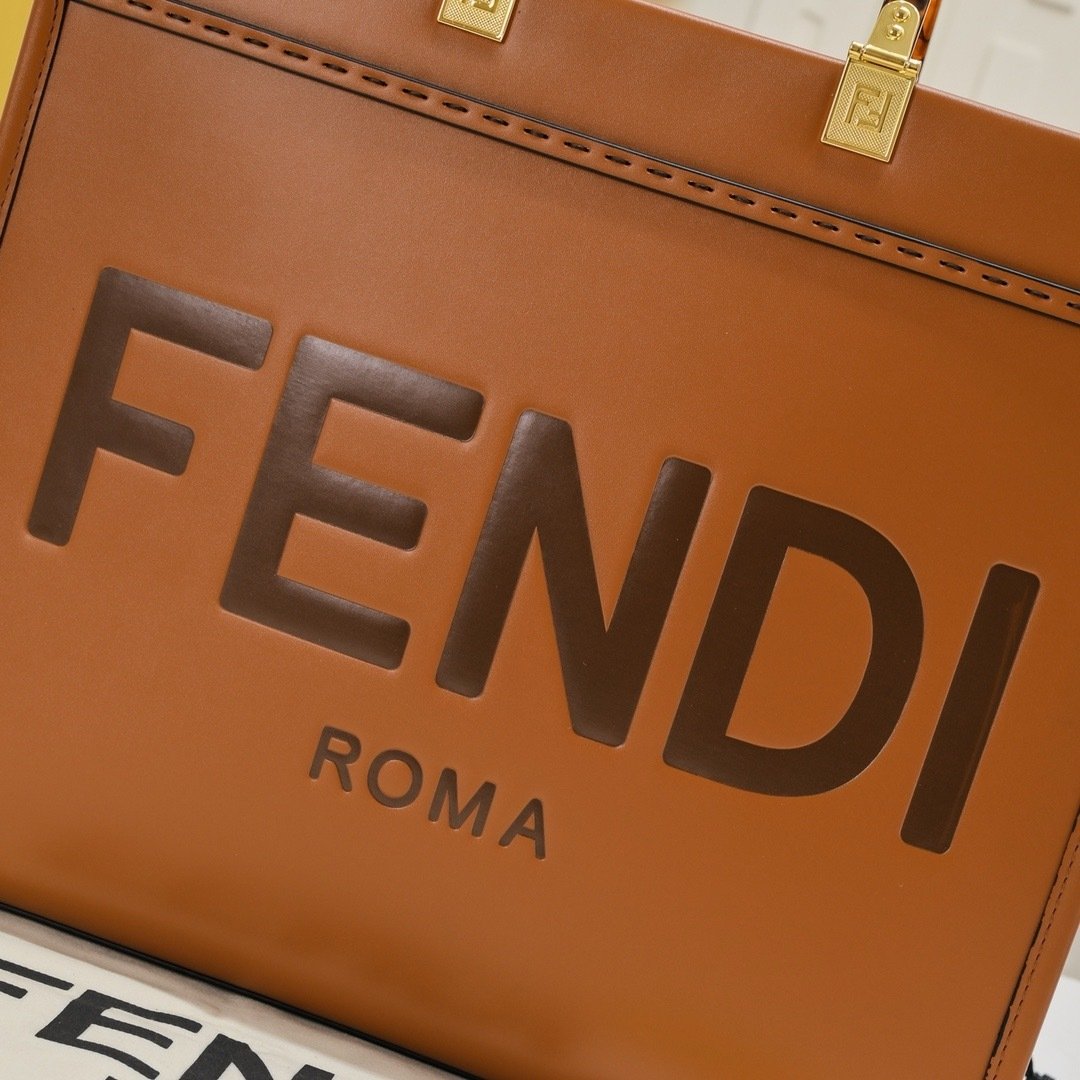 Fendi Vintage size shine tote Small Tote Bag 001400