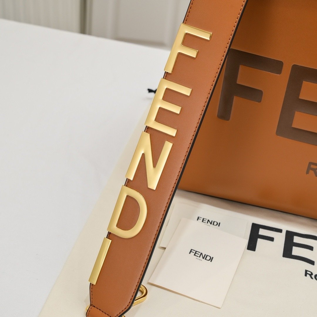 Fendi Vintage size shine tote Small Tote Bag 001400