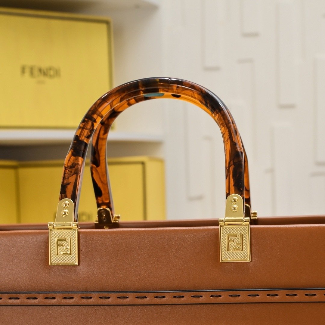 Fendi Vintage size shine tote Small Tote Bag 001400