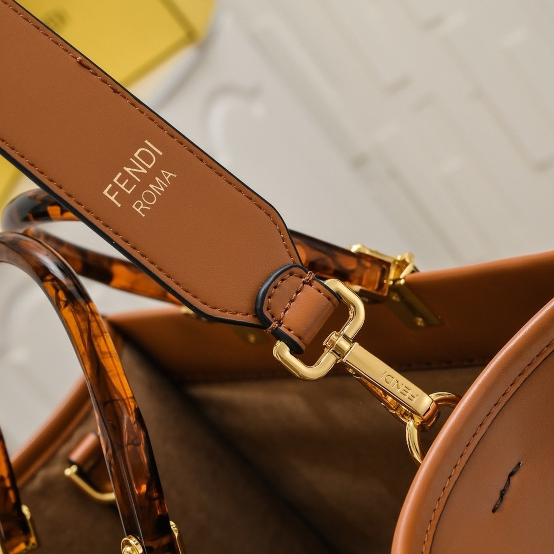 Fendi Vintage size shine tote Small Tote Bag 001400