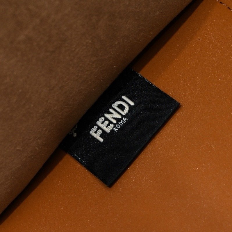 Fendi Vintage size shine tote Small Tote Bag 001400