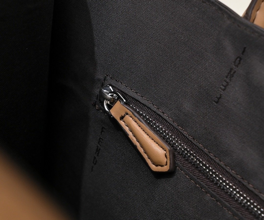 Fendi Vintage Black Bag 001390