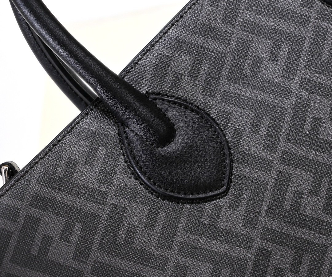 Fendi Vintage Black Bag 001390